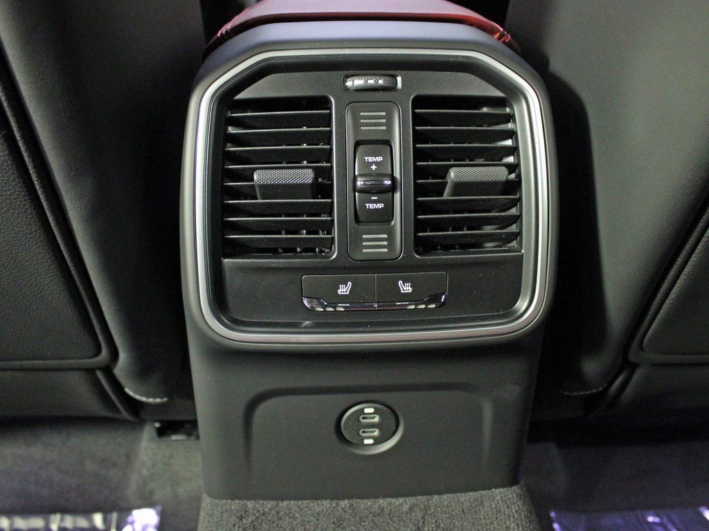 Certified 2025 Porsche Macan image 35