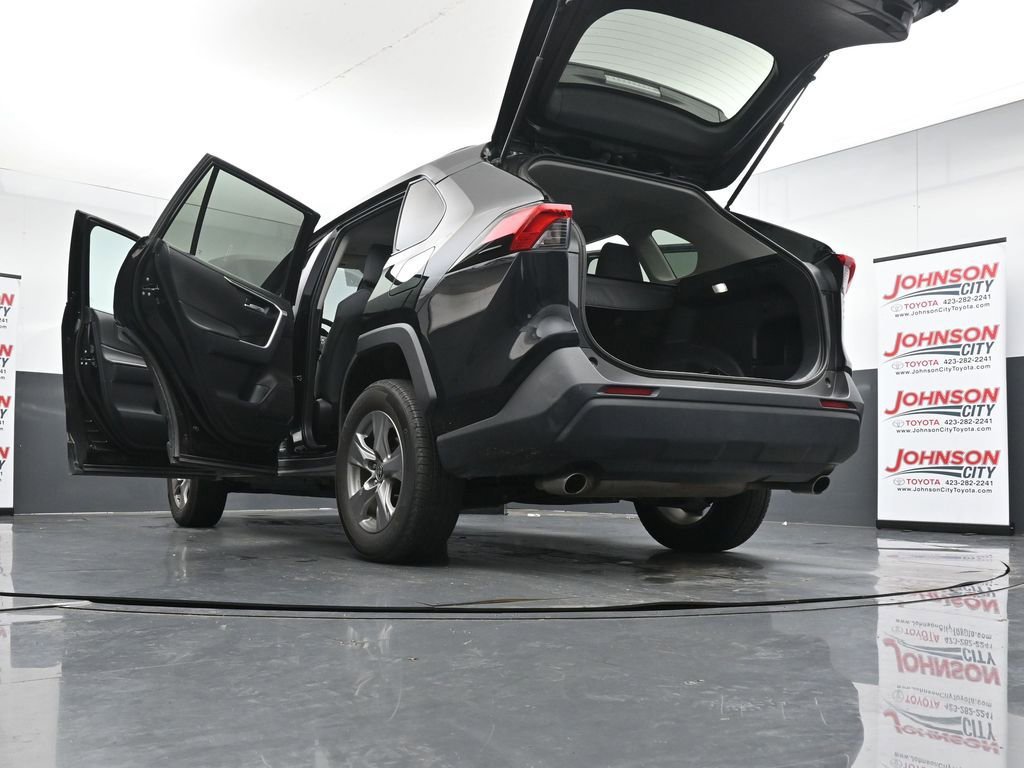 Used 2024 Toyota RAV4 XLE image 30