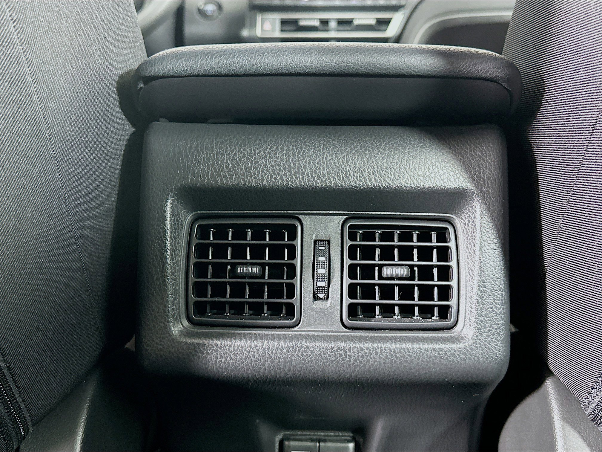 Used 2025 Toyota Camry LE image 28