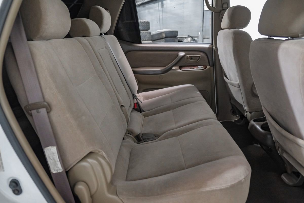 Used 2004 Toyota Sequoia SR5 image 32