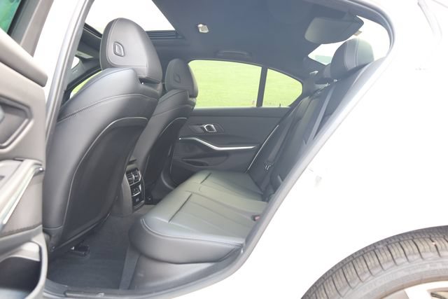 Used 2025 BMW 330i xDrive Sedan w/ Premium Package AWD/4WD image 24