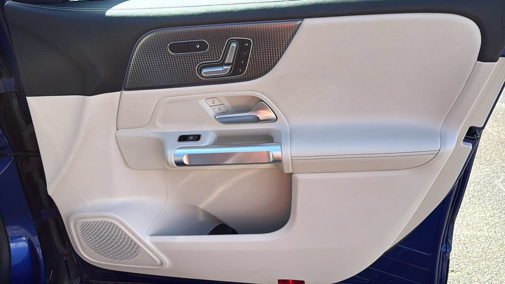 Certified 2021 Mercedes-Benz GLB 250 4MATIC w/ Premium Package image 14
