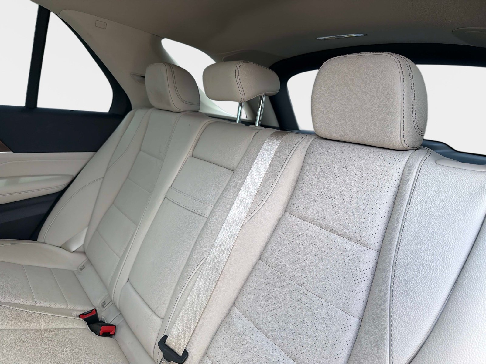 Used 2024 Mercedes-Benz GLE 350 4MATIC w/ Winter Package image 33