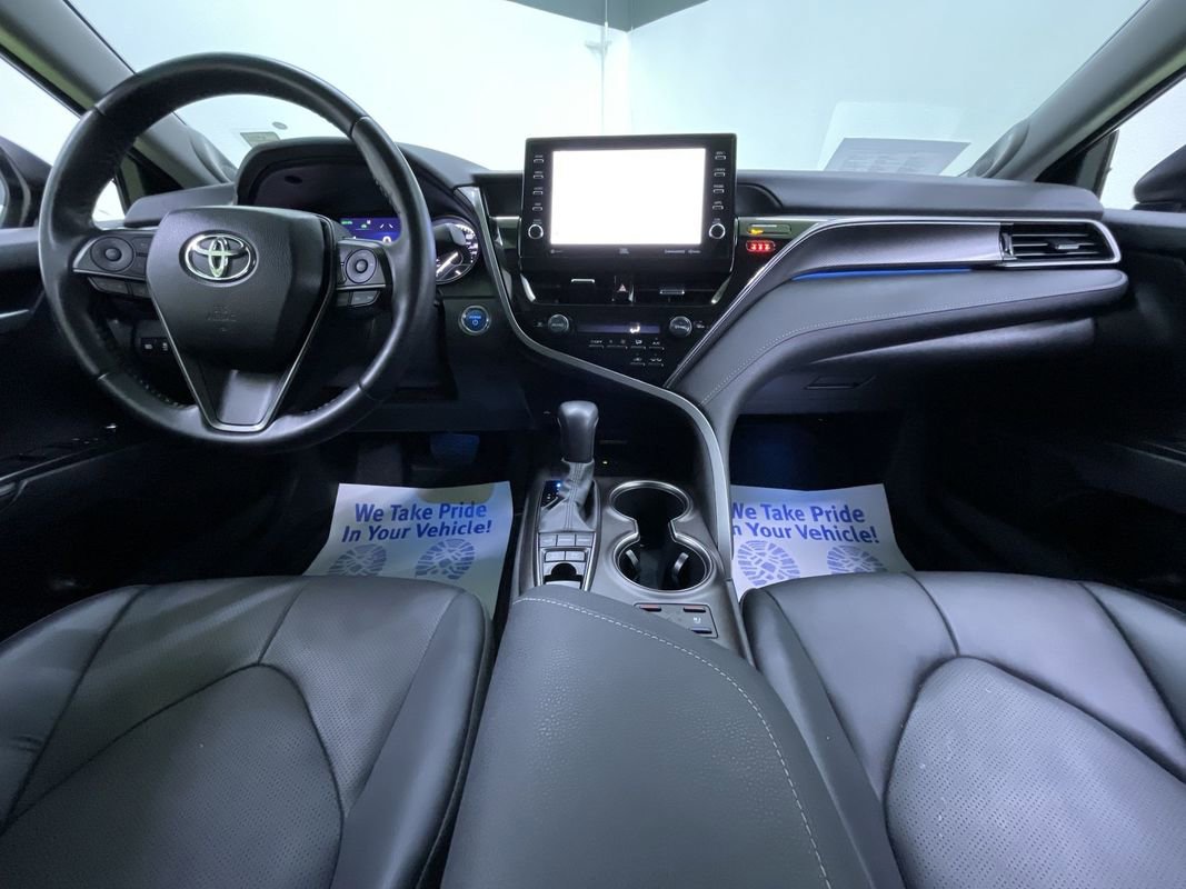 Used 2024 Toyota Camry XSE w/ Navigation Package image 17