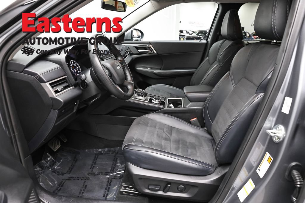 Used 2024 Mitsubishi Outlander SE image 14