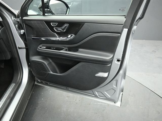 Certified 2022 Lincoln Corsair AWD w/ Equipment Group 101A image 33