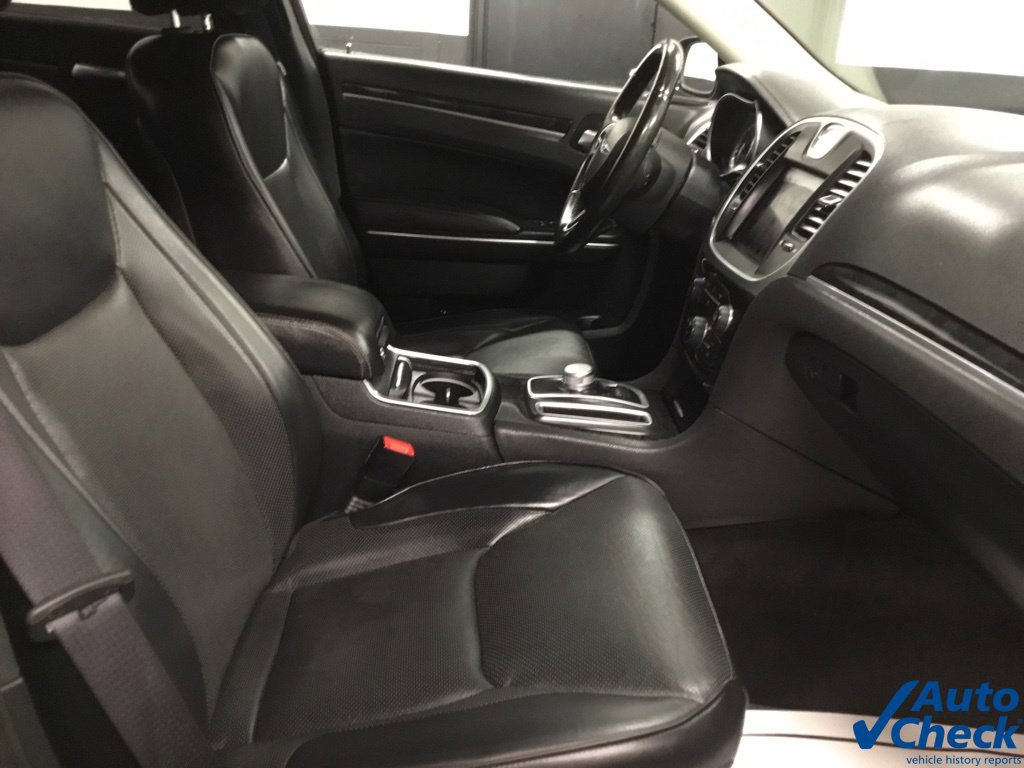 Used 2017 Chrysler 300 C AWD/4WD image 36
