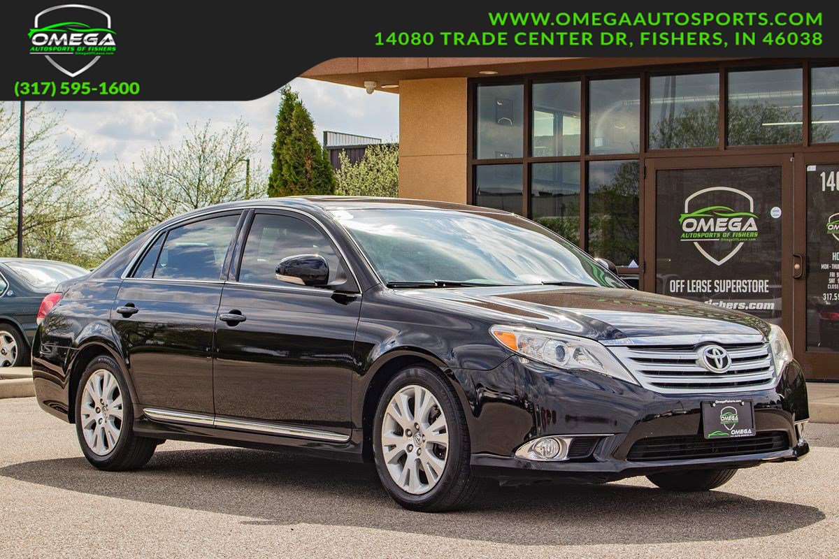Used 2012 Toyota Avalon FWD image 1