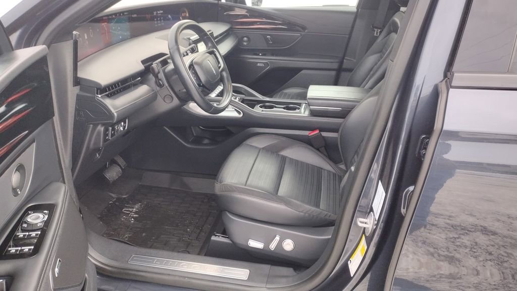 Certified 2024 Lincoln Nautilus Reserve w/ Equipment Group 202A image 11