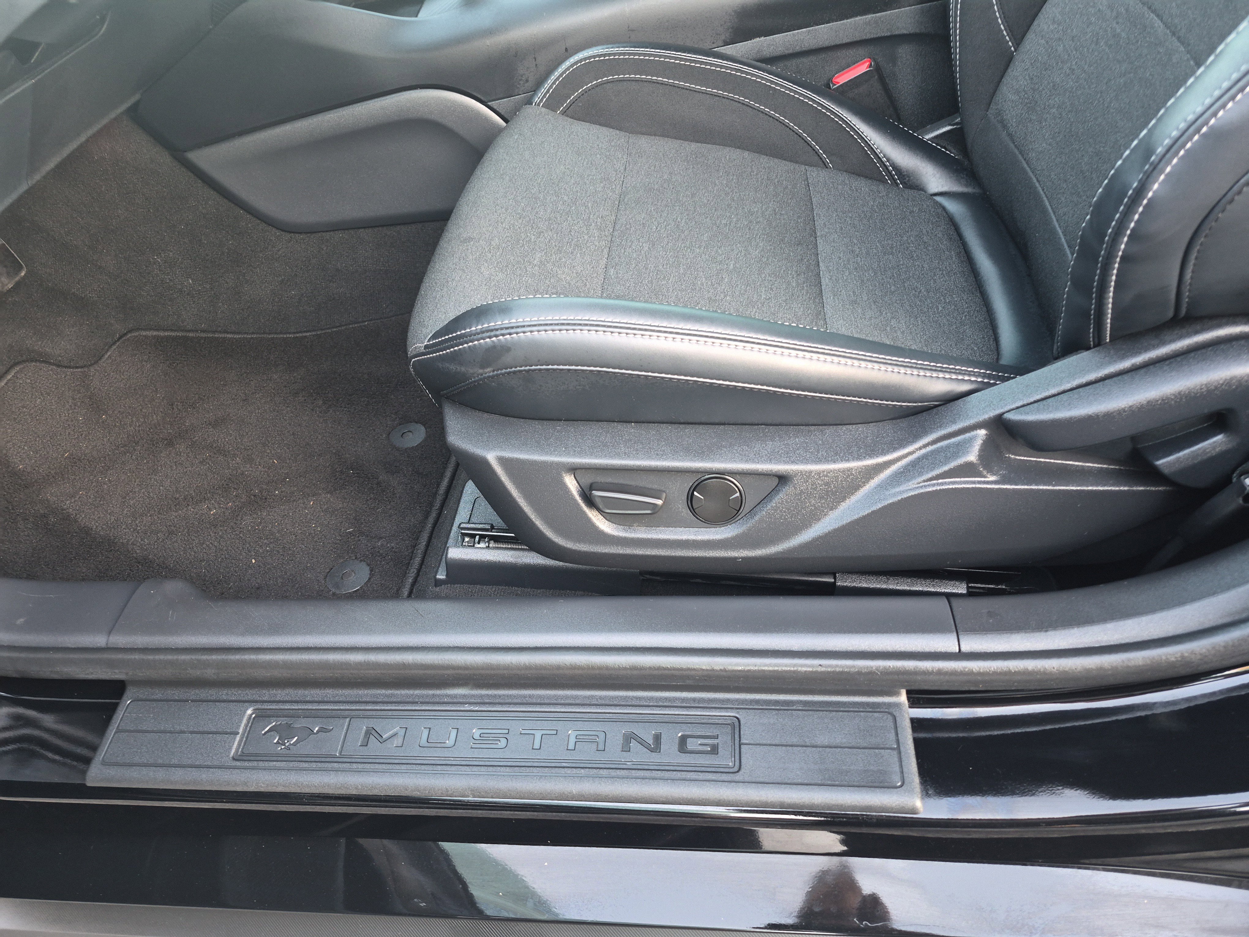 Used 2025 Ford Mustang GT RWD image 14