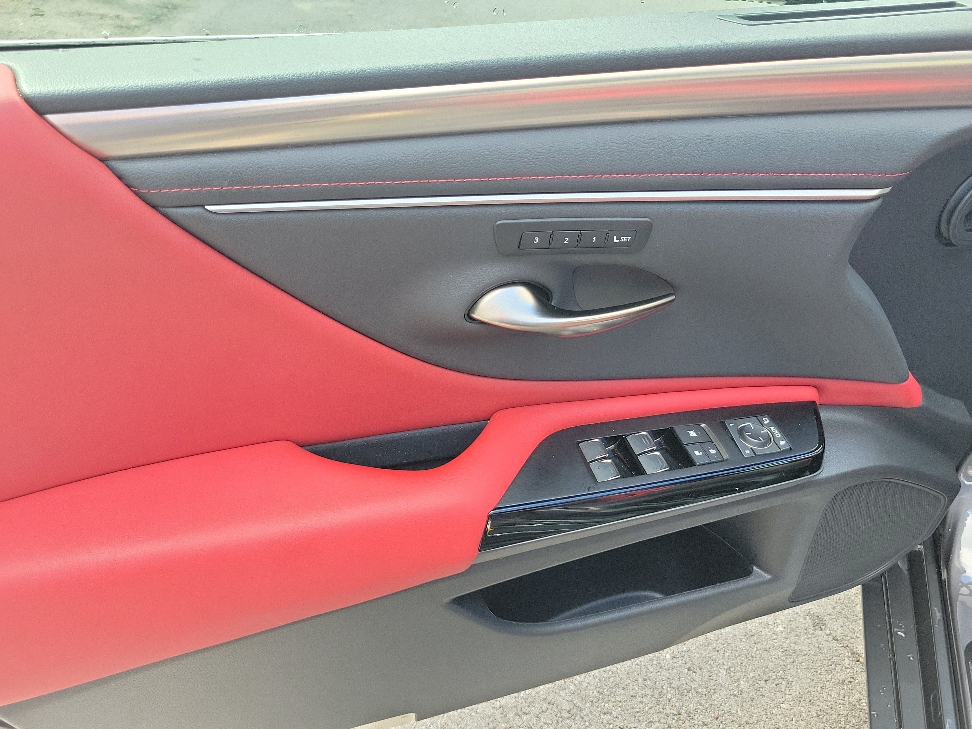 Certified 2024 Lexus ES 350 F Sport w/ Accessory Package (Z2) FWD image 19