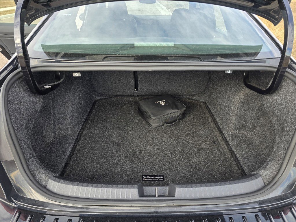 Used 2023 Volkswagen Jetta Sport image 29