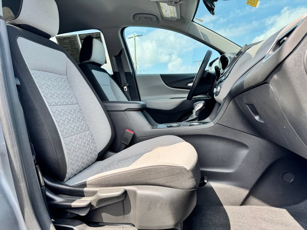 Used 2023 Chevrolet Equinox LS w/ LS Convenience Package FWD image 10