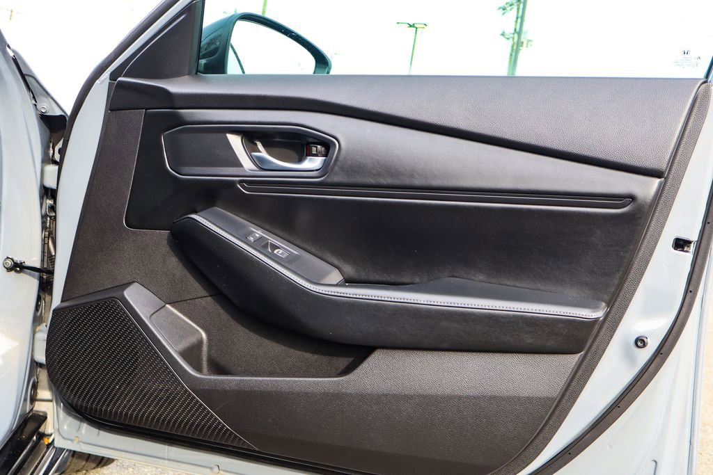 Used 2025 Honda Accord Sport image 36