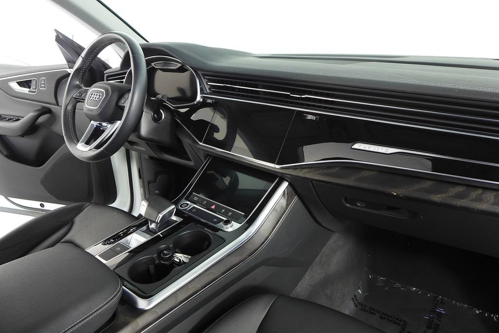 Used 2023 Audi Q8 Premium w/ Convenience Package AWD/4WD image 13