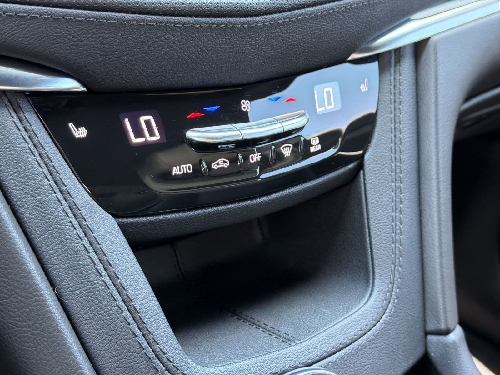 Certified 2024 Cadillac XT5 Luxury w/ LPO, Floor Liner Package FWD image 17