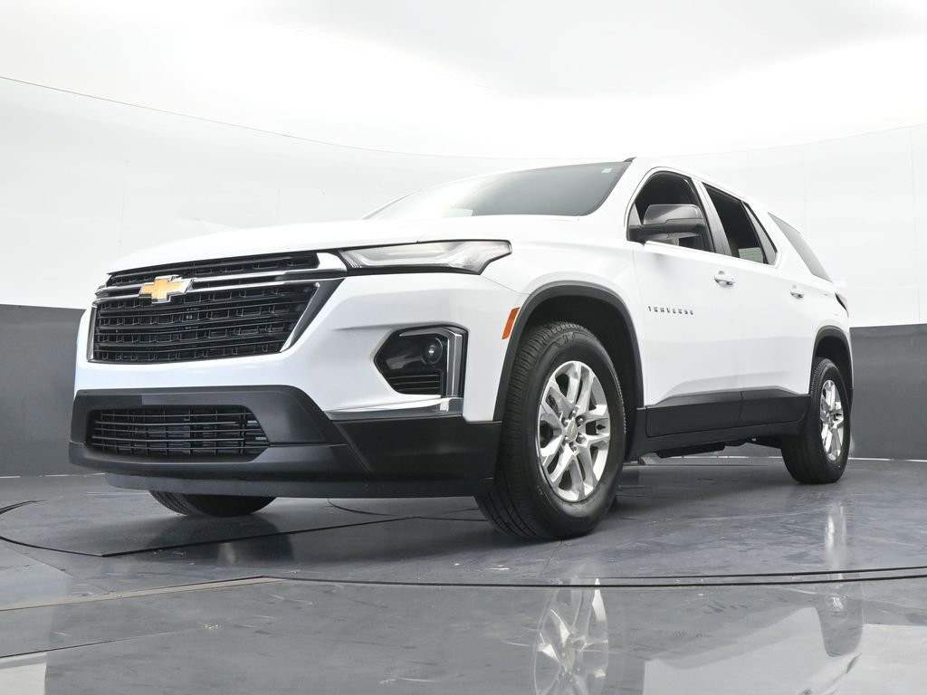 Used 2023 Chevrolet Traverse LS image 48