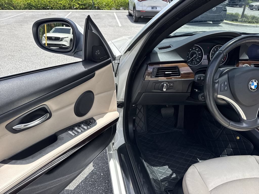 Used 2012 BMW 328i Convertible RWD image 17