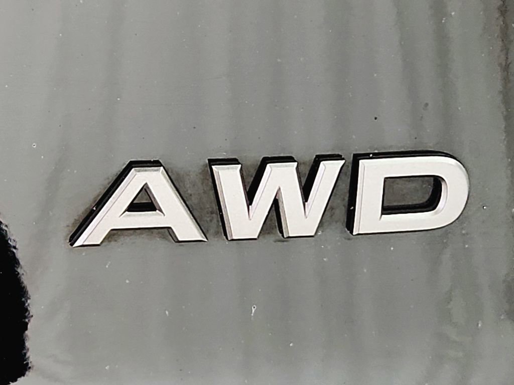 Used 2025 Nissan Rogue SV image 31