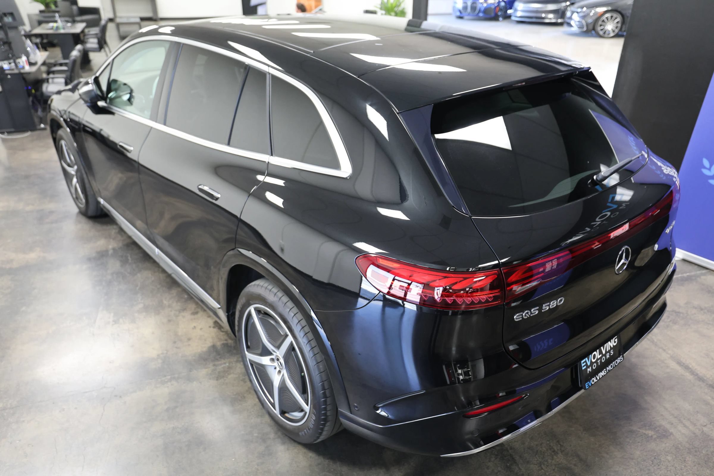 Used 2023 Mercedes-Benz EQS 580 4MATIC SUV image 12