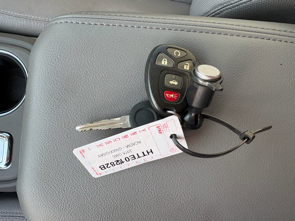 Used 2015 GMC Acadia SLE FWD image 30