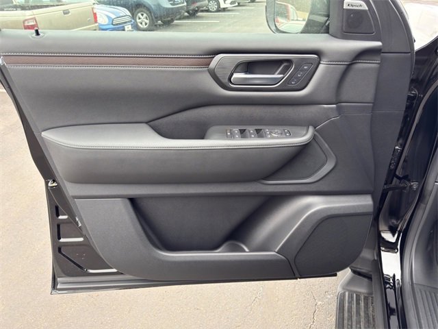 New 2025 Nissan Armada SL w/ Captain's Chari Seat Package image 8