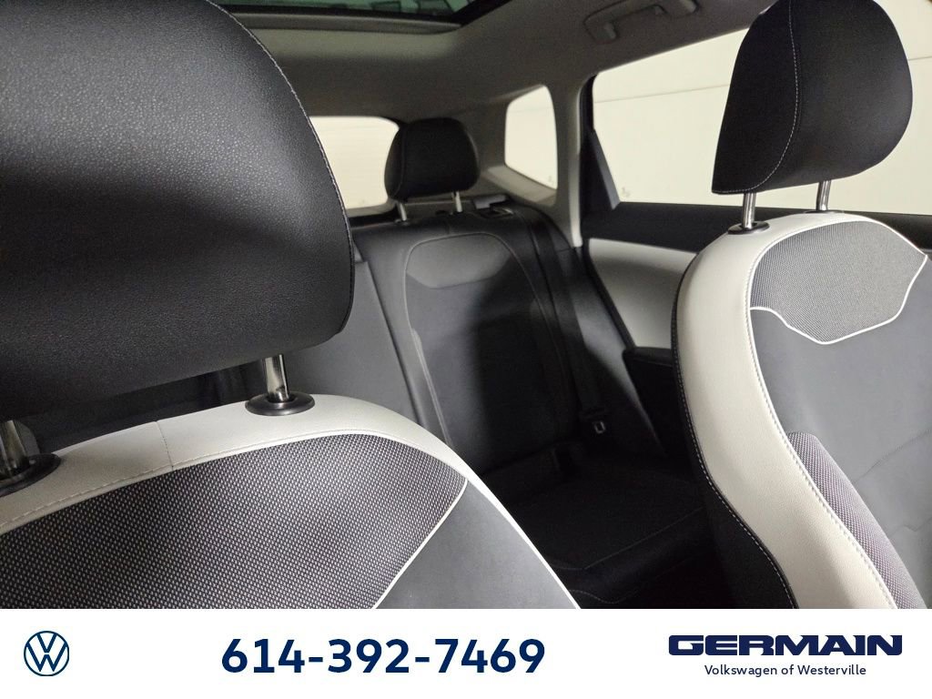 Used 2025 Volkswagen Taos SE image 16