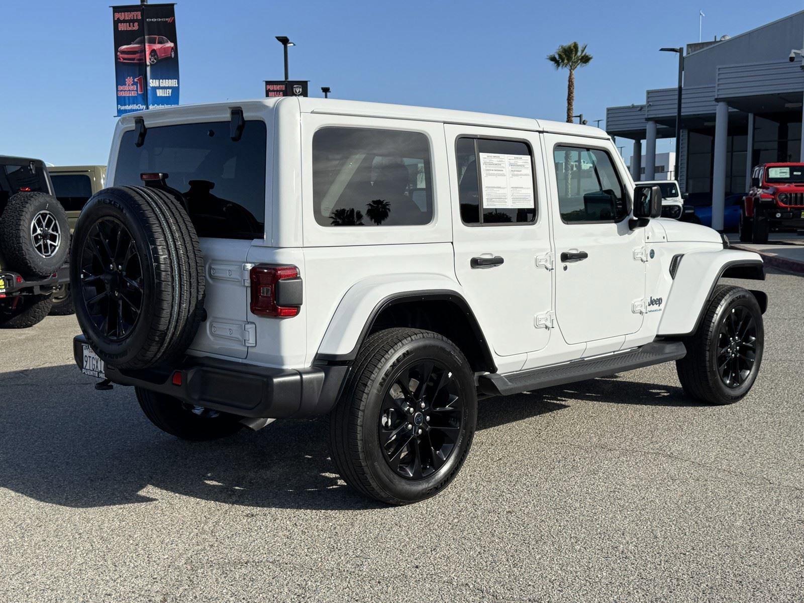 Certified 2025 Jeep Wrangler Sahara AWD/4WD image 7