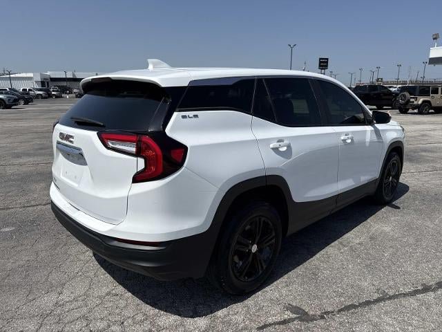 Used 2024 GMC Terrain SLE FWD image 4