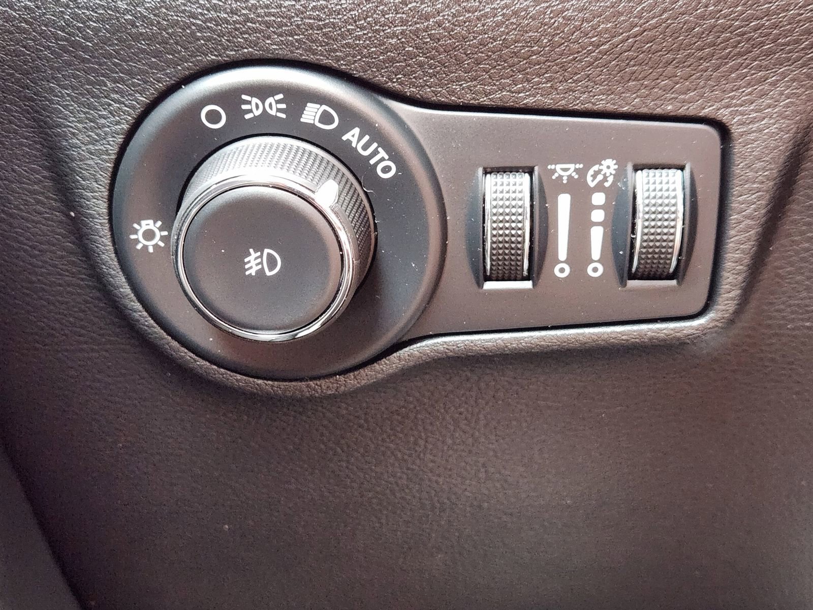 Used 2023 Jeep Compass Altitude AWD/4WD image 25