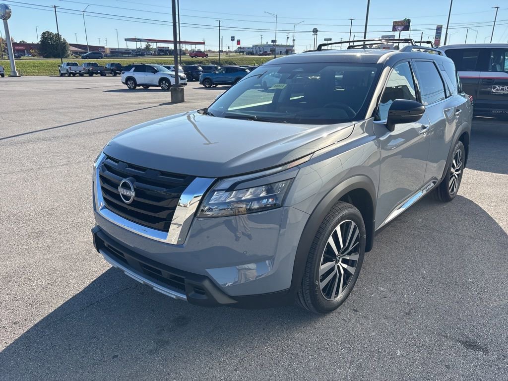 New 2025 Nissan Pathfinder Platinum FWD image 7