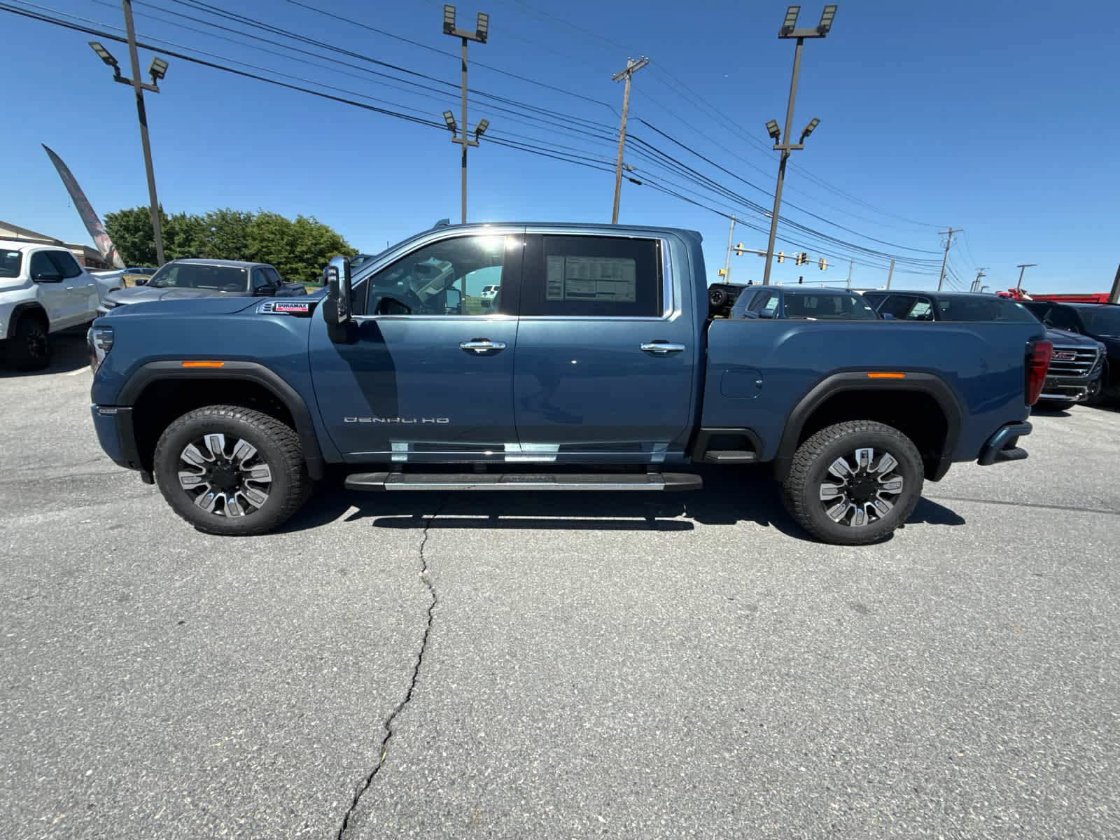New 2026 GMC Sierra 3500 Denali w/ Denali Reserve Package AWD/4WD image 4