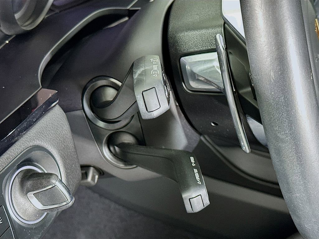 Certified 2023 Porsche Cayenne Platinum Edition image 11