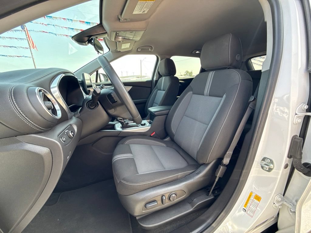 Used 2025 Chevrolet Blazer LT FWD image 12