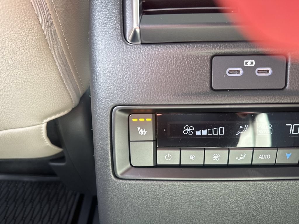 New 2026 MAZDA CX-90 Plug-In Hybrid w/Premium Sport AWD/4WD image 31