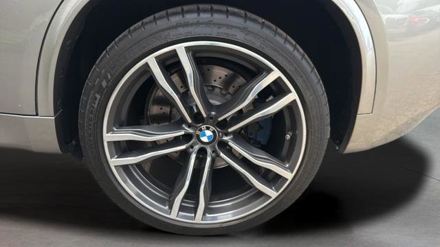 Used 2017 BMW X5 M image 34