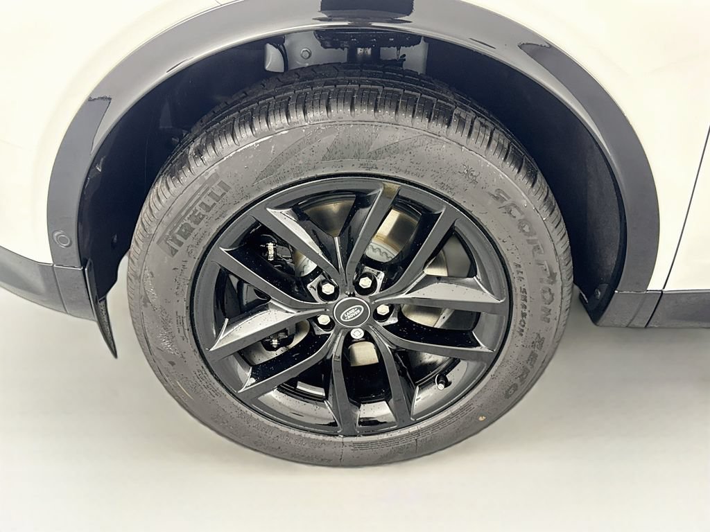 New 2026 Land Rover Discovery Sport Landmark AWD/4WD image 32