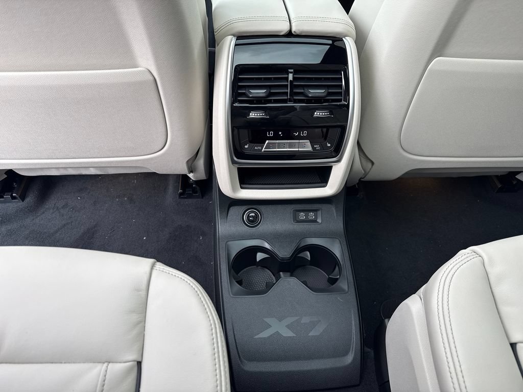 New 2027 BMW X7 M60i AWD/4WD image 21