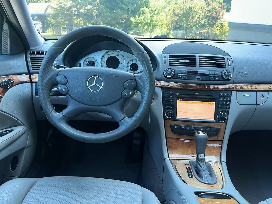 Used 2009 Mercedes-Benz E 350 Sedan image 12