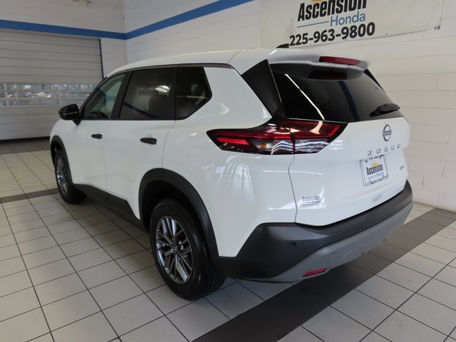Used 2023 Nissan Rogue S image 11
