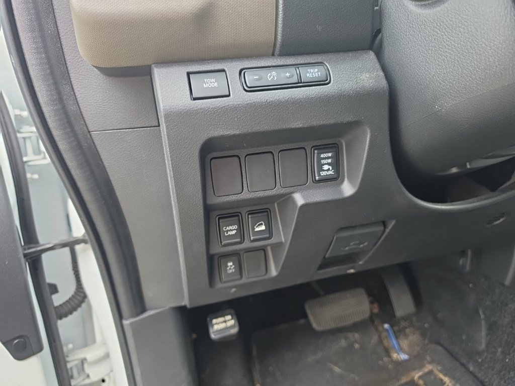 Used 2024 Nissan Frontier SV AWD/4WD image 18