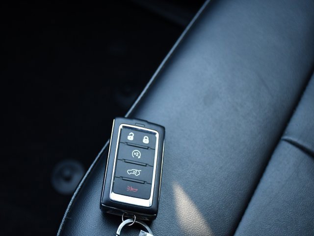 Used 2025 Jeep Grand Cherokee Limited w/ Black Appearance Package image 15