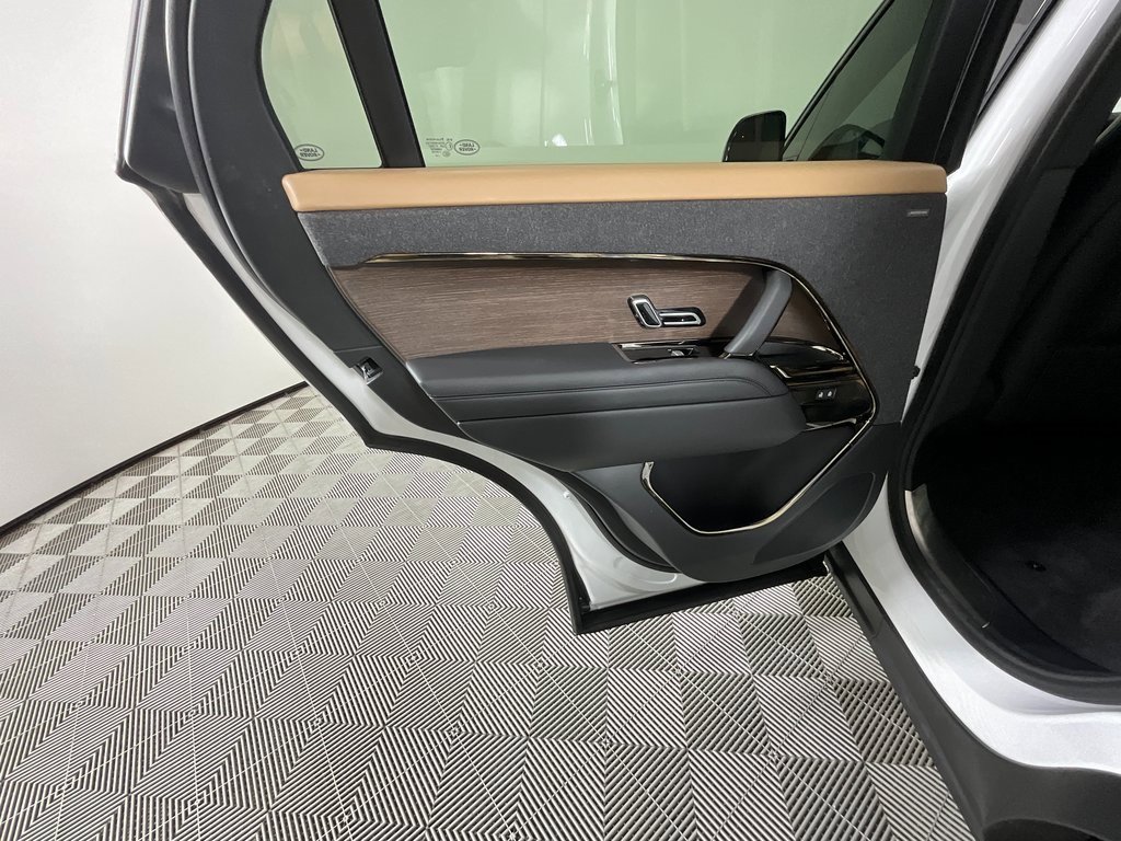 Certified 2024 Land Rover Range Rover Sport Dynamic SE image 26