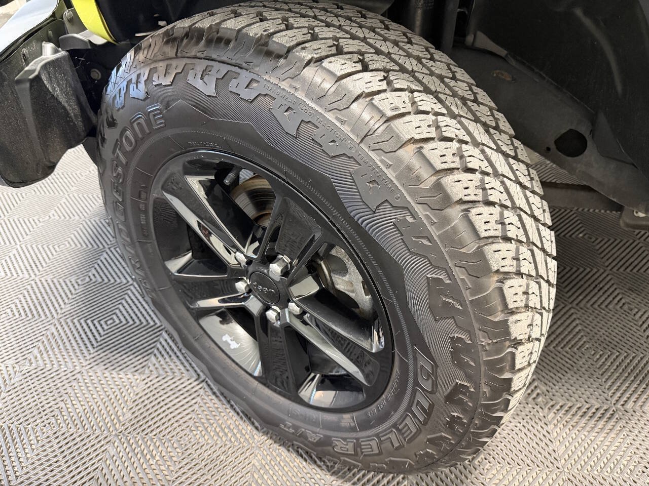 Used 2023 Jeep Wrangler Unlimited Sahara AWD/4WD image 45