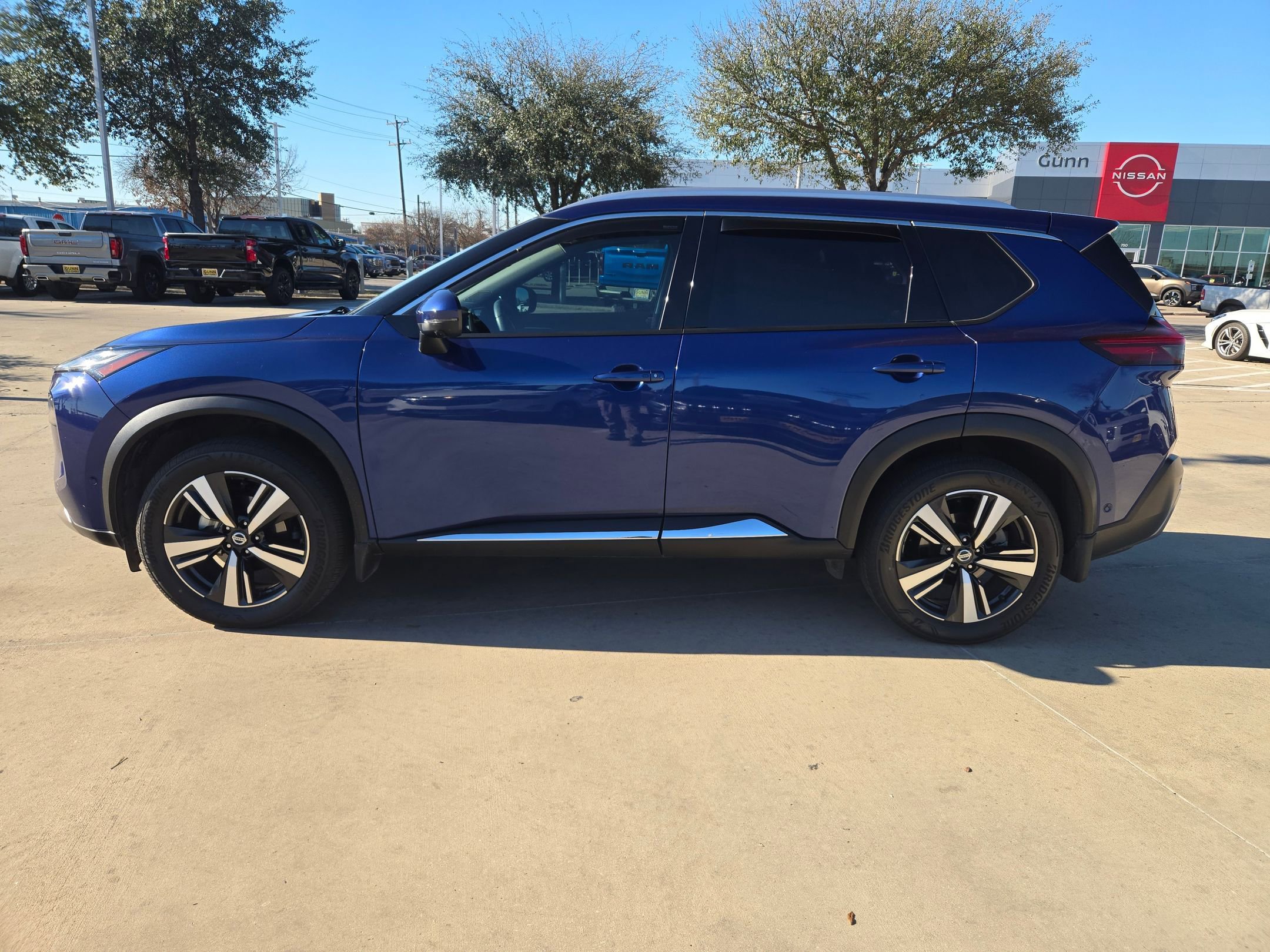 Used 2021 Nissan Rogue Platinum image 6