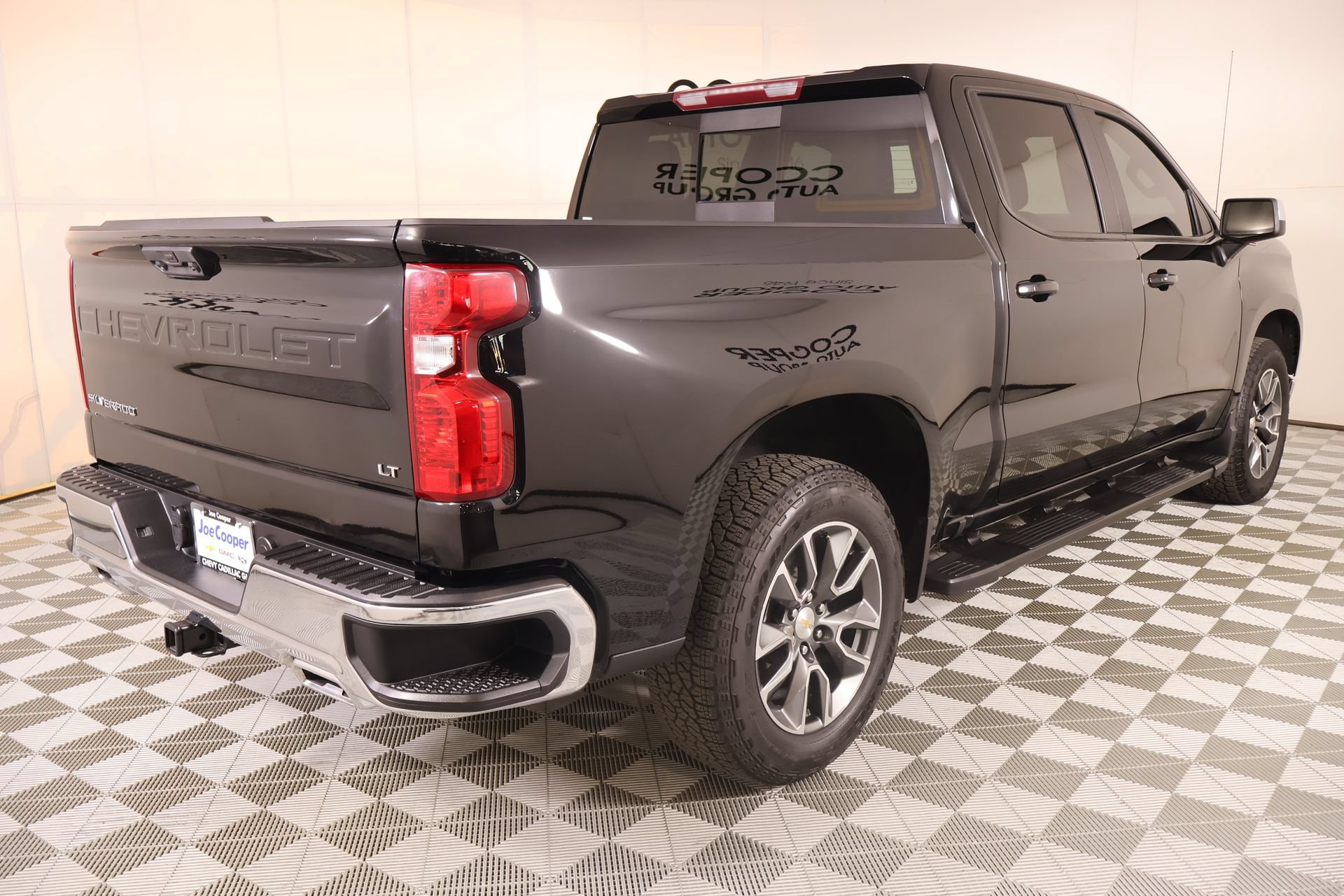 Used 2025 Chevrolet Silverado 1500 LT AWD/4WD image 22