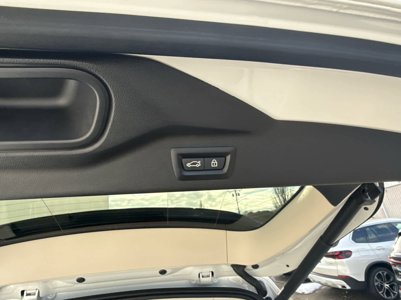 Certified 2023 BMW X7 xDrive40i w/ Premium Package image 18