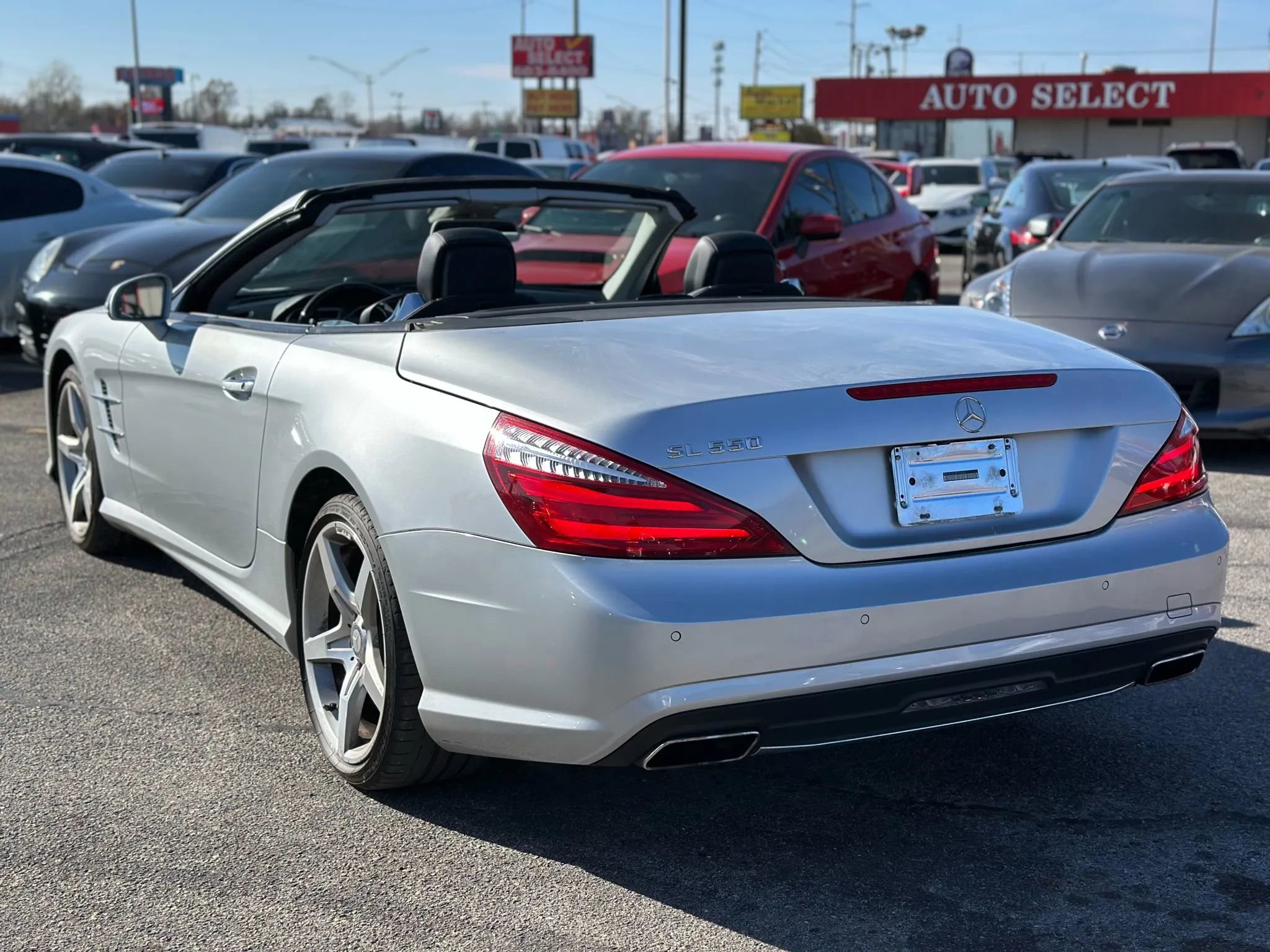 Used 2015 Mercedes-Benz SL 550 w/ Driver Assistance Package image 12