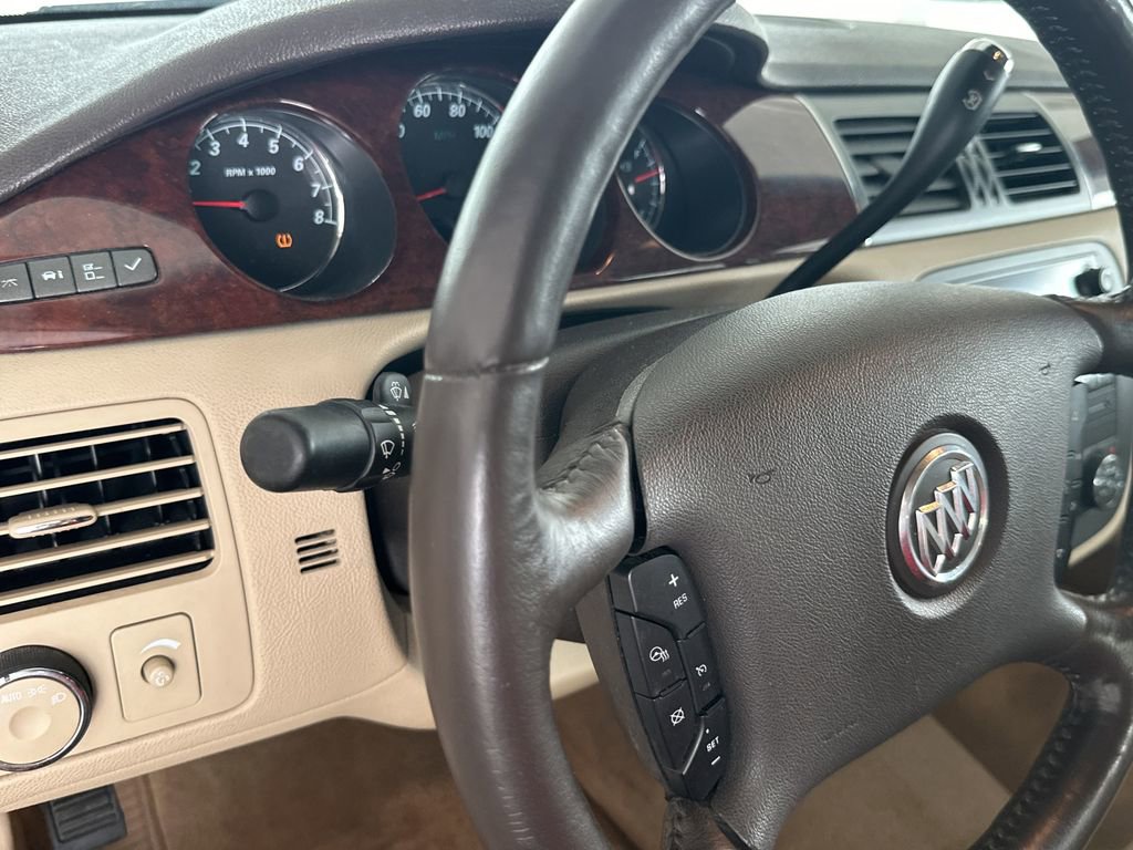 Used 2007 Buick Lucerne CXL w/ Luxury Package FWD image 20