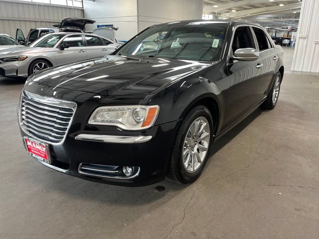 Used 2013 Chrysler 300 C RWD image 7